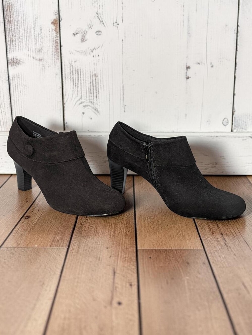 Amelia Grace Black Faux Suede Button Detail Heeled Shooties Booties 8.5